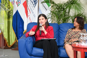 Directora de Gabinete del Ministerio de la Mujer destaca avances en la participación política de las mujeres