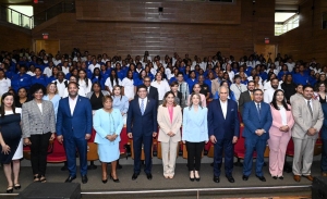 Ministra de la Mujer participa en graduación de la segunda promoción de Personas Cuidadoras