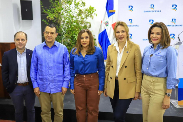 Ministra de la Mujer destaca aportes de la feminista Carmen Natalia Martínez