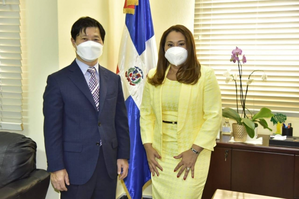 Ministra de la Mujer, Mayra Jiménez, se reúne con representantes de la Agencia de Cooperación Internacional de Corea (KOICA)