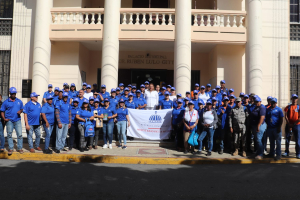 Ministerio de la Mujer, gobierno local y sociedad civil de Espaillat recorren calles y tocan puertas con “Vivir sin violencia ES POSIBLE”