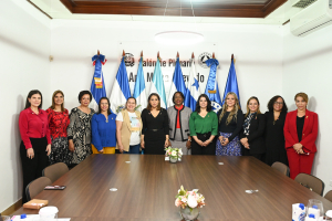 “Participación política de las mujeres es símbolo del desarrollo de los países” destaca Ministra de la Mujer ante PARLACEN