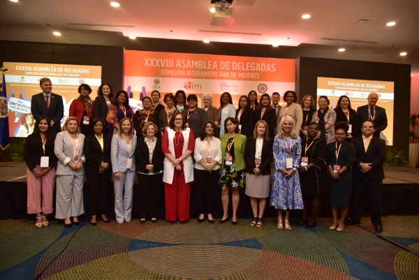 Ministra Janet Camilo encabeza primera reunión de la CIM-OEA en Medellín, Colombia