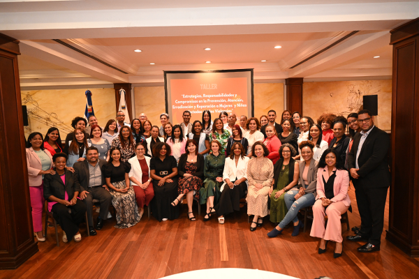 Ministerio de la Mujer capacita a profesionales de la comunicación en periodismo con perspectiva de género