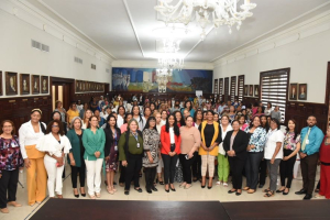 Realizan encuentro para impulsar el empoderamiento económico de las mujeres en Santiago