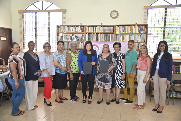 Ministerio de la Mujer y Mujer Iglesia unen esfuerzo para impulsar proyectos en beneficio de las mujeres vulnerables   