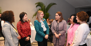 Ministra de la Mujer resalta importancia de campañas educativas y focalizadas para la prevención de contagios de VIH-Sida