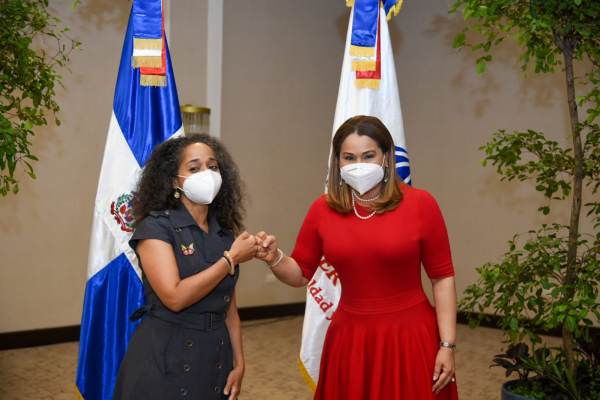 Ministerio de la Mujer, realiza encuentro con el liderazgo femenino en reconocimiento a la destacada dominicana Julissa Reynoso