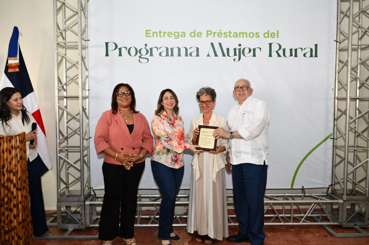 Gobierno amplía a RD$250 millones el Programa Mujer Rural; inicia su expansión para llegar gradualmente a todo el país