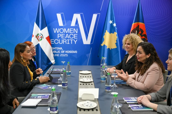 Ministra de la Mujer se reúne con la presidenta de Kosovo en el marco del Tercer Foro Internacional Mujeres, Paz y Seguridad